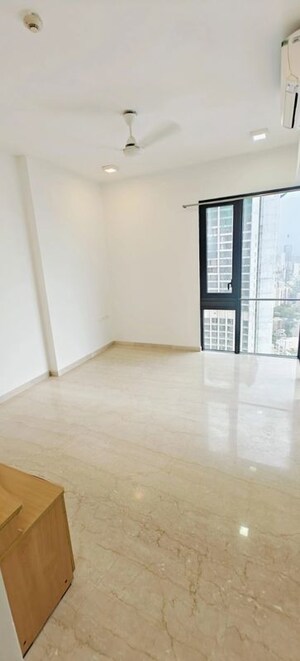 Room in 2 BHK Apartment at Lodha The Park, Worli – for Rent