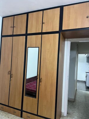 Furnished Amenities in 2 BHK Apartment at Andheri West – for Rent
