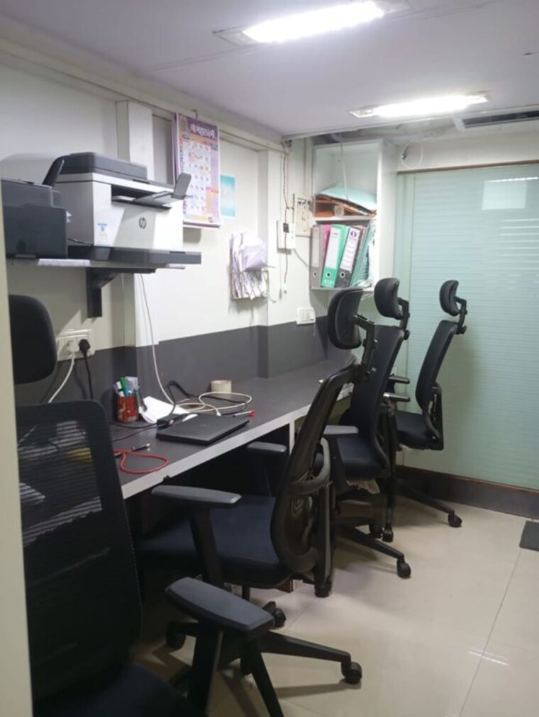 Team Area, haware-fantasia Commercial Office Space 536 Sq.Ft. In Vashi Sector 28 Navi Mumbai 10745266