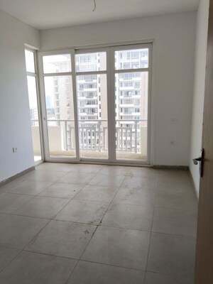 Room in 4 BHK Apartment at SS The Leaf, Sector 85 – for Sale