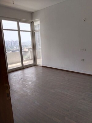Room in 4 BHK Apartment at SS The Leaf, Sector 85 – for Sale