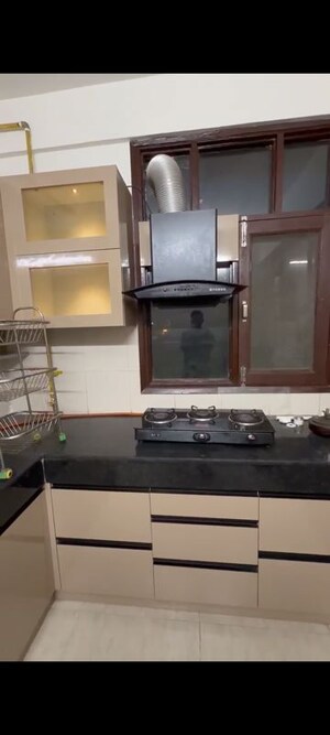 Kitchen in 2.5 BHK Builder Floor at Pinewood Enclave, Wave City – for Rent