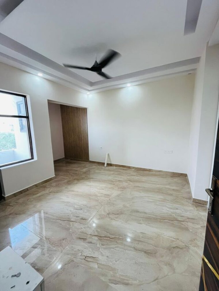 Room, parklands 4 Bedroom 310 Sq.Yd. Builder Floor In Sector 85 Faridabad 10745296