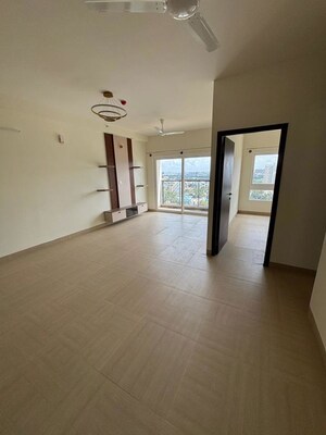Room in 2 BHK Apartment at Karle Vario Homes, Hebbal – for Rent