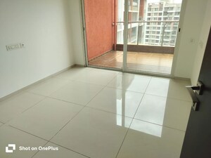 Room in 3 BHK Apartment at Kolte Patil 24K Stargaze, Bavdhan – for Rent