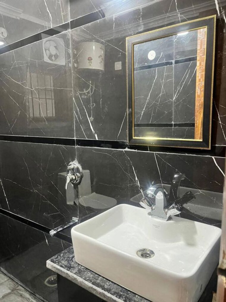 Bathroom, saket 1 Bedroom 500 Sq.Ft. Builder Floor In Saket Delhi 10745368