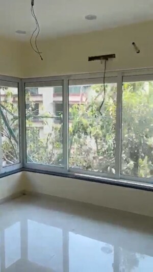Bedroom in 2 BHK Apartment at Chembur – for Rent