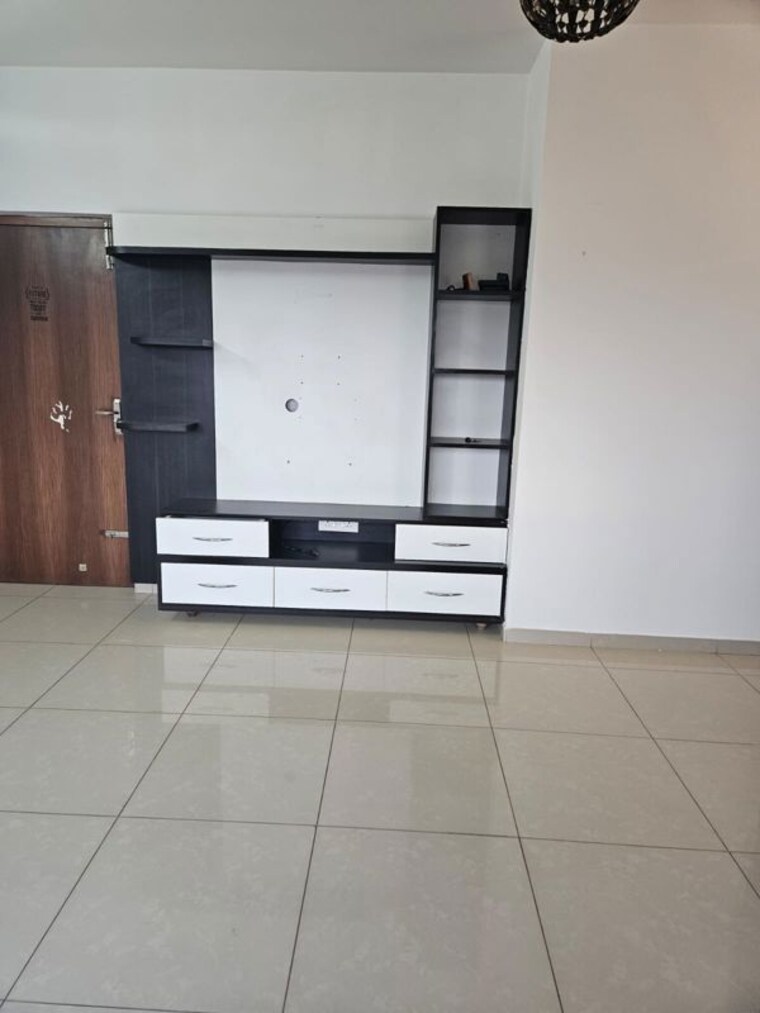 Room, goyal-footprints 1 Bedroom 763 Sq.Ft. Apartment In Thanisandra Main Road Bangalore 10745387