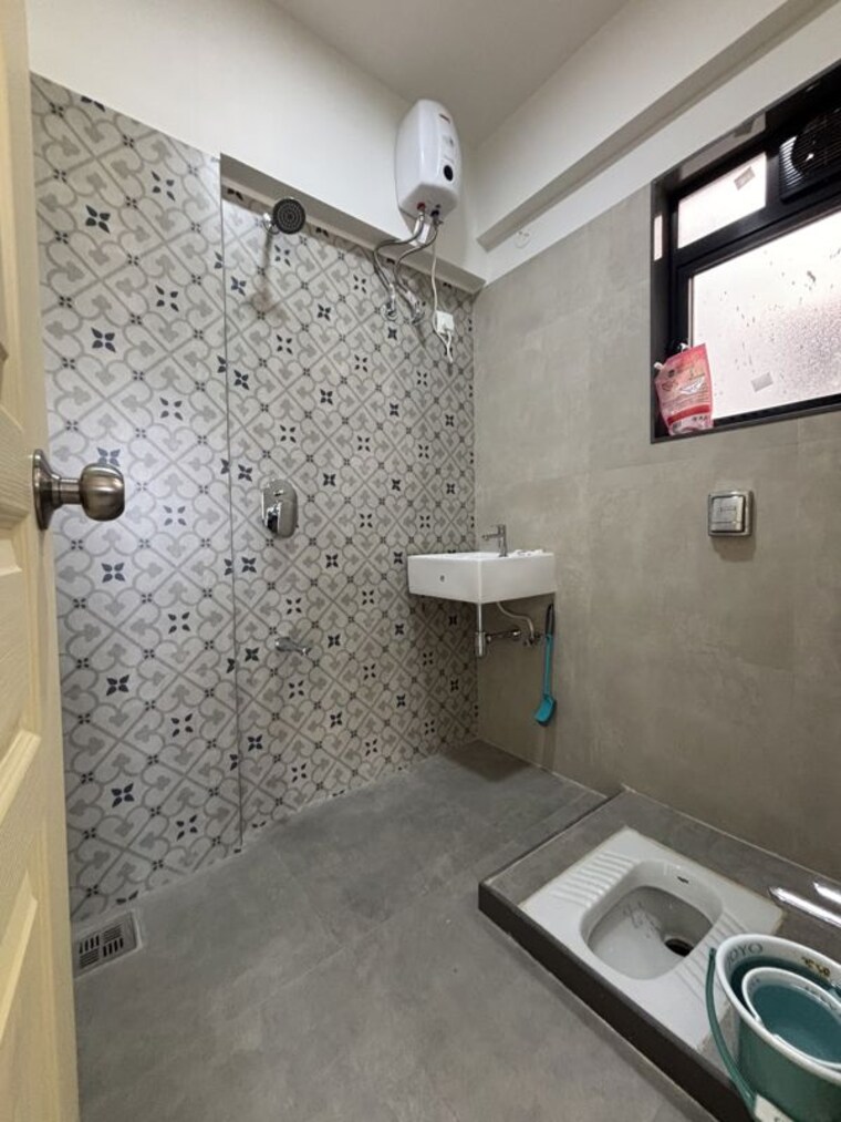 Bathroom, gold-silver-brook 1 Bedroom 450 Sq.Ft. Apartment In Santacruz East Mumbai 10745403