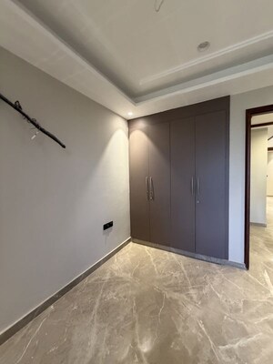 Furnished Amenities in 3 BHK Builder Floor at BPTP District 3, Sector 85 – for Sale