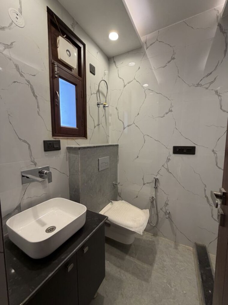 Team Area, bptp-district-3 3 Bedroom 180 Sq.Yd. Builder Floor In Sector 85 Faridabad 10745475