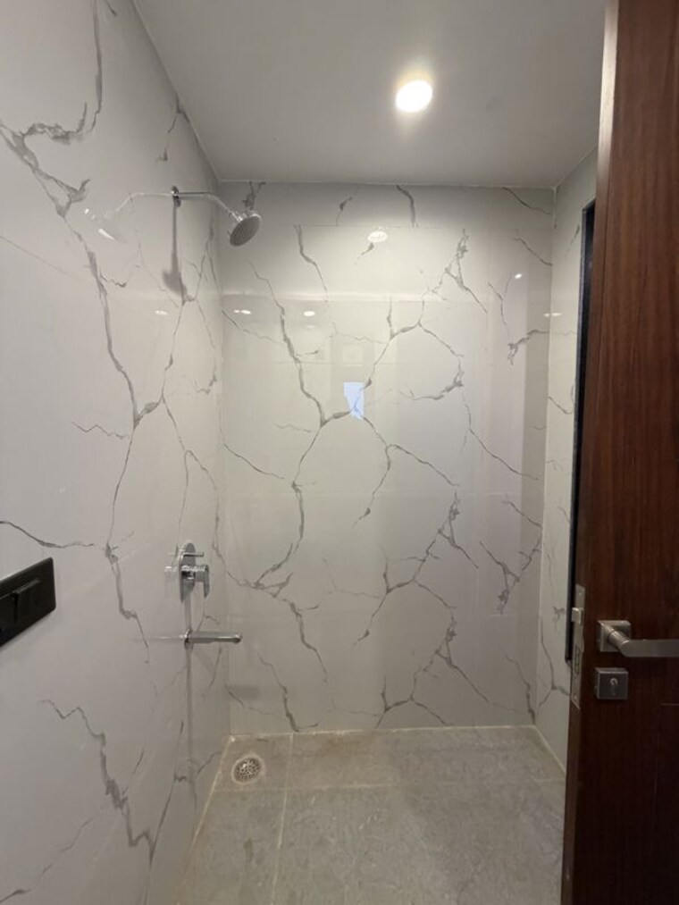 Bathroom, bptp-district-3 3 Bedroom 180 Sq.Yd. Builder Floor In Sector 85 Faridabad 10745475