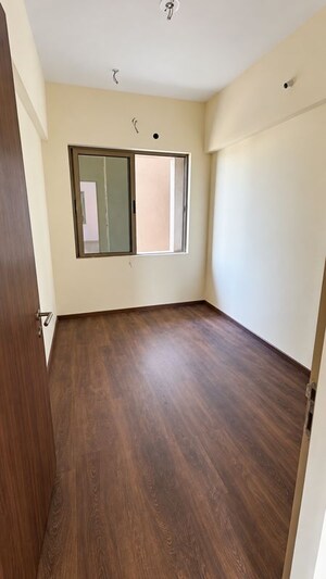 Room in 2.5 BHK Apartment at Bhimjyani Verraton, Manpada – for Rent