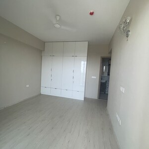 Room in 3.5 BHK Apartment at M3M Skywalk, Sector 74 – for Rent
