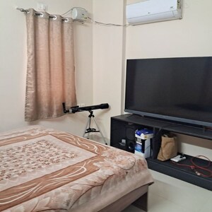 Bedroom in 2.5 BHK Apartment at Cybercity Rainbow Vistas, Hi Tech City – for Rent
