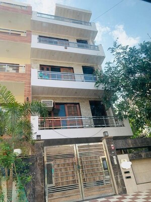 2 BHK Builder Floor For Rent in Sector 51