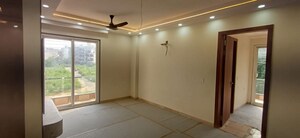 Room in 3 BHK Builder Floor at Sarvapriya Vihar – for Sale