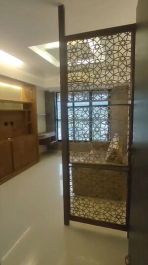 Bedroom in 3 BHK Apartment at Chembur – for Rent