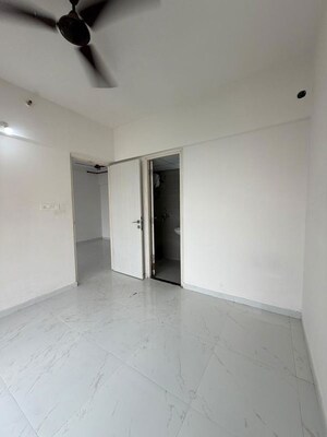 Room in 1.5 BHK Apartment at Runwal Gardens, Dombivli East – for Rent