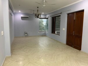 Room in 2 BHK Builder Floor at Sector 46 – for Rent