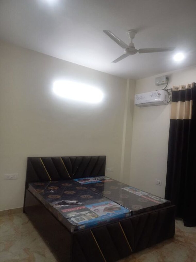 Bedroom, sector 45 4 Bedroom 300 Sq.Yd. Builder Floor In Sector 45 Gurgaon 10745697