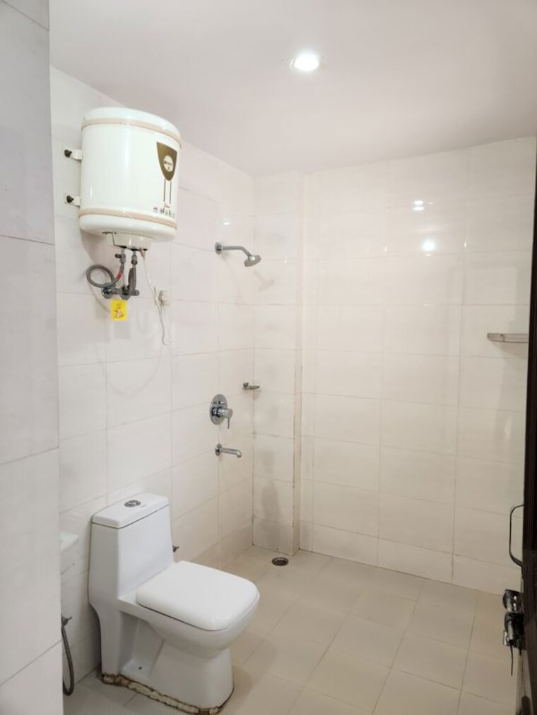 Bathroom, sector 47 2 Bedroom 800 Sq.Ft. Builder Floor In Sector 47 Gurgaon 10745702
