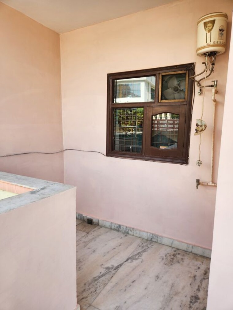 Room, sector 47 2 Bedroom 800 Sq.Ft. Builder Floor In Sector 47 Gurgaon 10745702