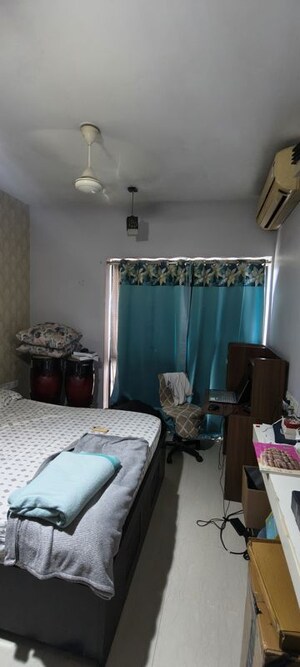 Living Room in 2.5 BHK Apartment at Sapphire Heights, Kandivali East – for Rent