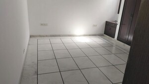 Bathroom in 3 BHK Builder Floor at Safdarjung Enclave – for Rent