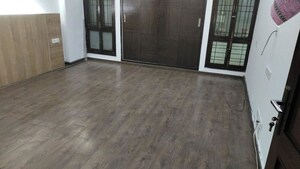 Room in 3 BHK Builder Floor at Safdarjung Enclave – for Rent
