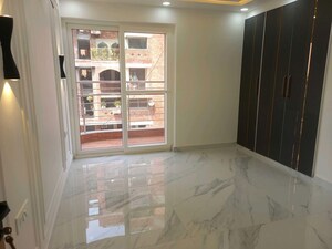 Room in 3.5 BHK Apartment at Sector 2 Dwarka – for Sale
