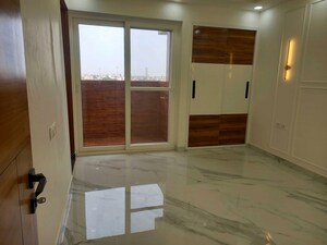 Room in 3.5 BHK Apartment at Sector 2 Dwarka – for Sale