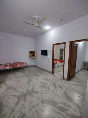 Room in 2 BHK Builder Floor at Sector 47 – for Rent