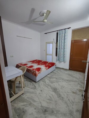 Bedroom in 2 BHK Builder Floor at Sector 47 – for Rent