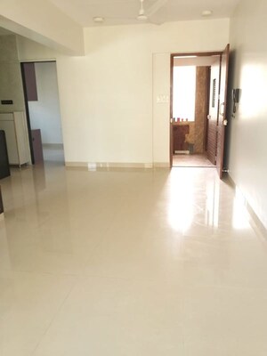 2 BHK Apartment For Rent in Laxmi Vihar Khar, Khar West
