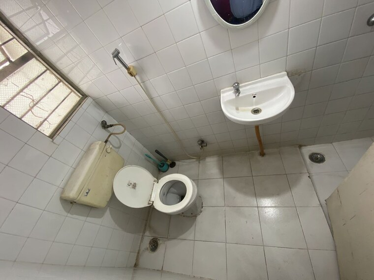 Bathroom, aundh gaon 2 Bedroom 800 Sq.Ft. Apartment In Aundh Gaon Pune 10745771