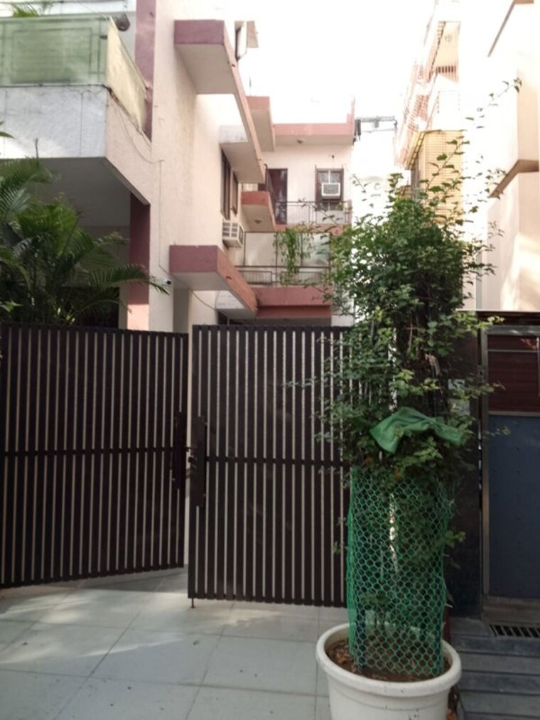 Exterior View, green park 1 RK 300 Sq.Yd. Builder Floor In Green Park Delhi 10731399