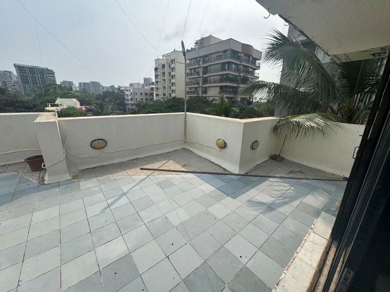 Terrace, santacruz west 3 Bedroom 1200 Sq.Ft. Apartment In Santacruz West Mumbai 10745842