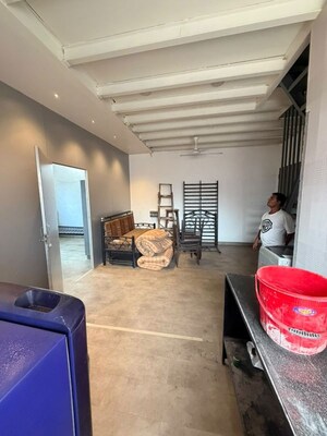 Room in 2 BHK Apartment at Colaba – for Rent