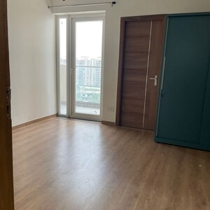 Room in 3 BHK Apartment at Tulip Yellow, Sector 69 – for Rent