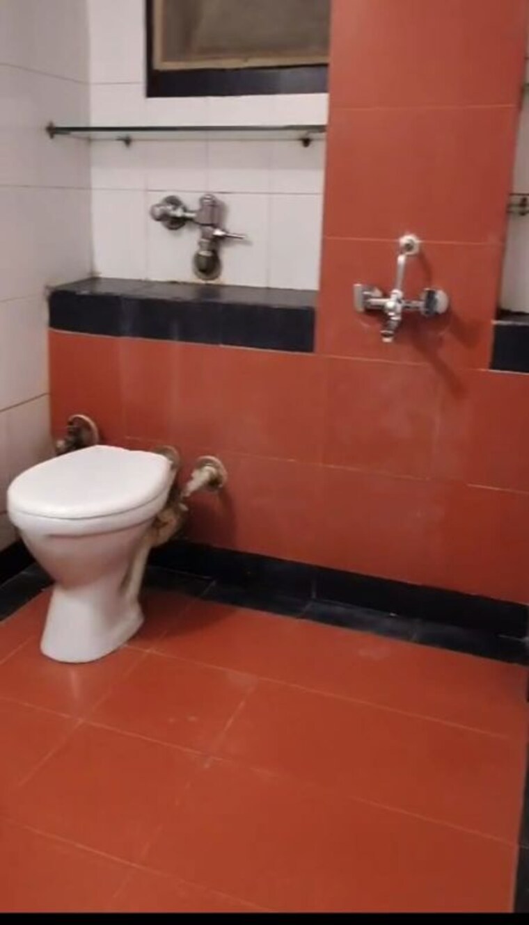 Bathroom, hiranandani-estate-avon 2 Bedroom 910 Sq.Ft. Apartment In Ghodbunder Road Thane 10745906