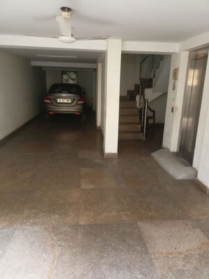 Parking in 3 BHK Builder Floor at Safdarjung Enclave – for Sale