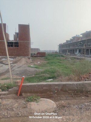  Plot For Sale in Pir Machalla