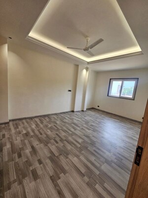 Bedroom in 3 BHK Builder Floor at Sector 57 – for Rent