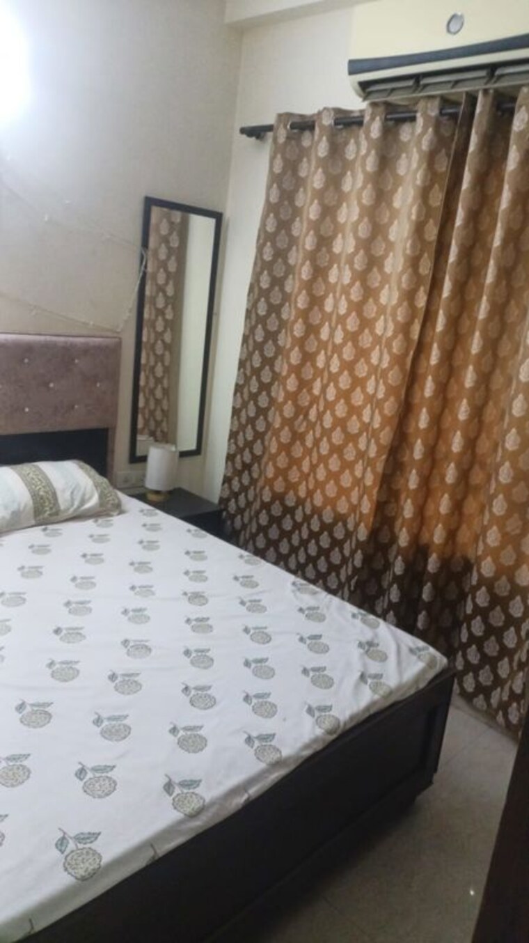 Bedroom, safdarjung enclave 3 Bedroom 125 Sq.Yd. Builder Floor In Safdarjung Enclave Delhi 10745992