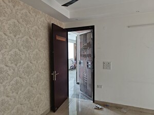 Room in 2 BHK Apartment at Skytech Matrott, Sector 76 – for Rent