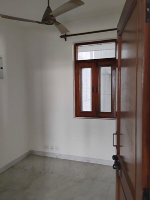 Room in 3 BHK Apartment at Sector 103 – for Rent