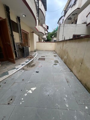 Kitchen in 2 BHK Builder Floor at Uppal Southend, Sector 49 – for Rent