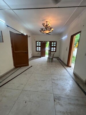 Building Lobby in 2 BHK Builder Floor at Uppal Southend, Sector 49 – for Rent