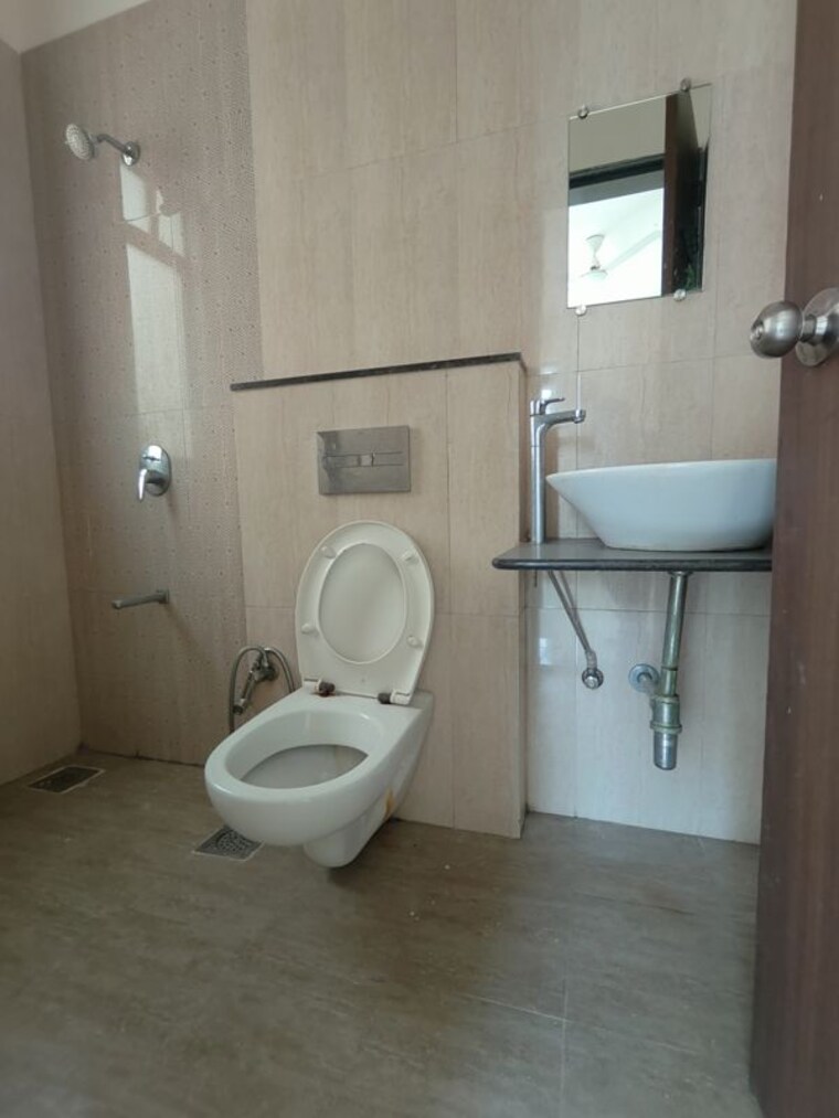 Bathroom, vasant-fiona 3 Bedroom 1033 Sq.Ft. Apartment In Pokhran Road No Two Thane 10746096